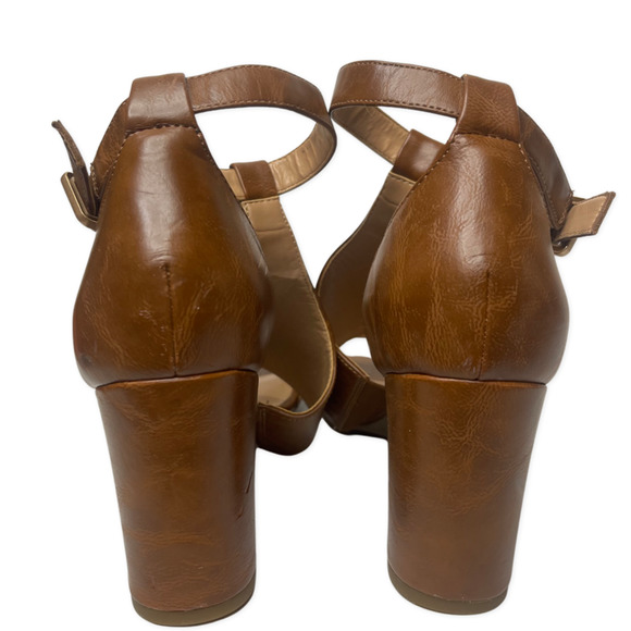 Coach - Picture 3 of 4